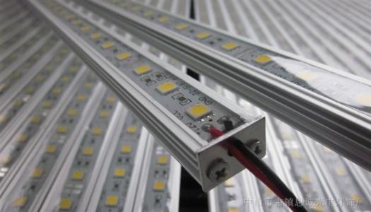 LED燈空運(yùn)到羅馬